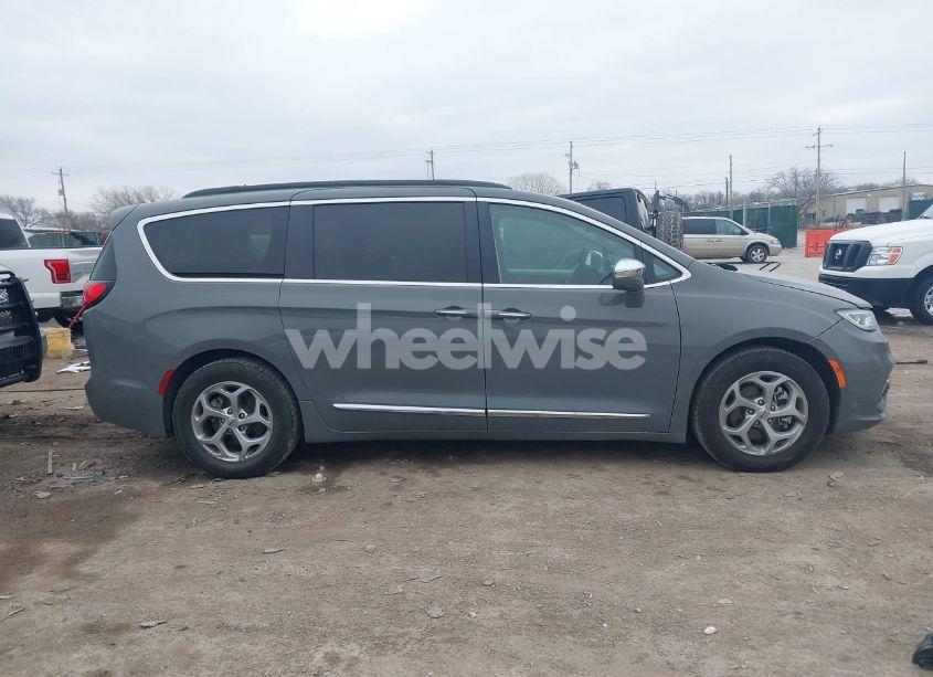 Photo 13 of 2022 Chrysler Pacifica LIMITED (VIN 2C4RC1GG0NR169469)