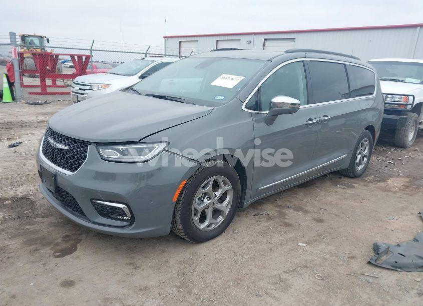 Photo 2 of 2022 Chrysler Pacifica LIMITED (VIN 2C4RC1GG0NR169469)