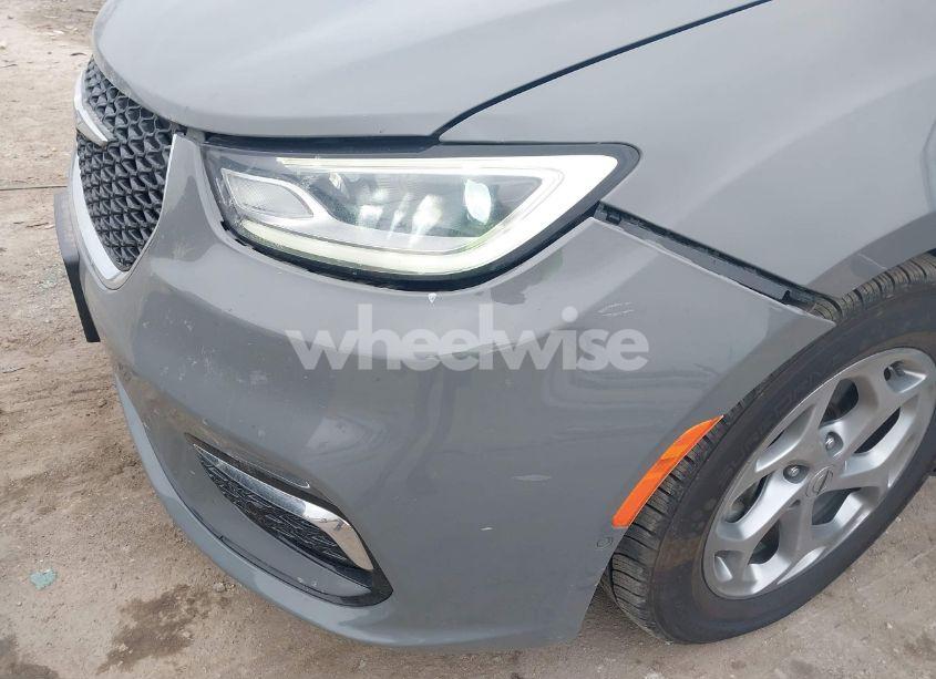 Photo 6 of 2022 Chrysler Pacifica LIMITED (VIN 2C4RC1GG0NR169469)