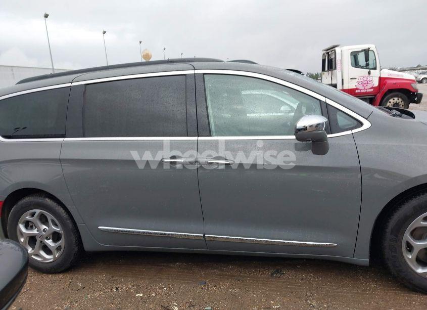 Photo 13 of 2022 Chrysler Pacifica LIMITED (VIN 2C4RC1GG0NR177376)