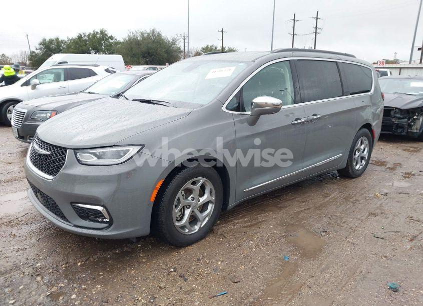 Photo 2 of 2022 Chrysler Pacifica LIMITED (VIN 2C4RC1GG0NR177376)