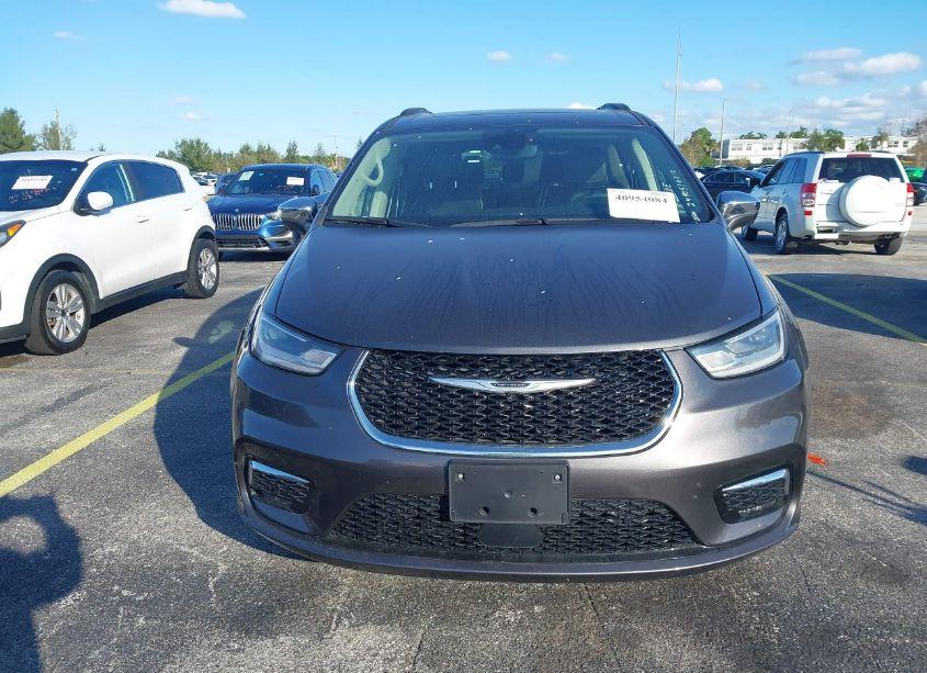 Photo 12 of 2022 Chrysler Pacifica LIMITED (VIN 2C4RC1GG0NR180665)