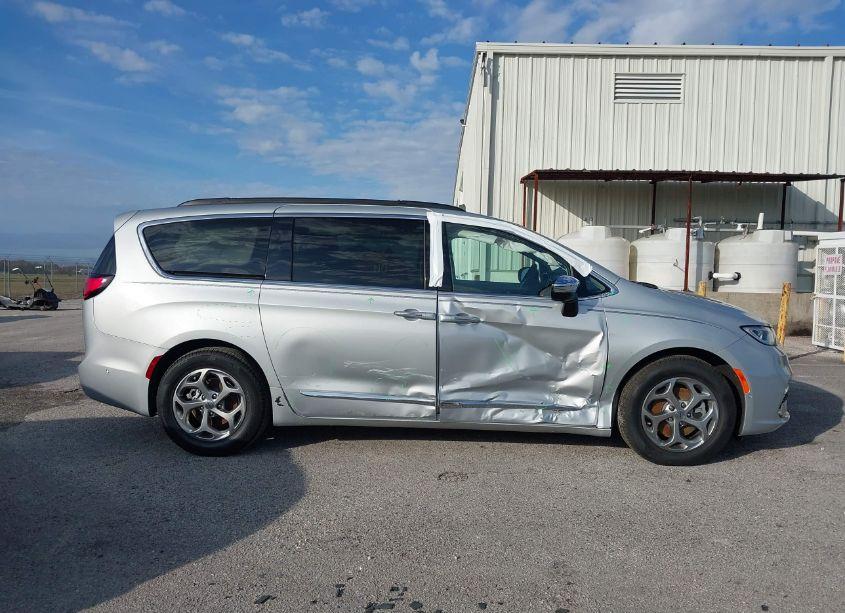 Photo 13 of 2023 Chrysler Pacifica LIMITED (VIN 2C4RC1GG0PR597769)