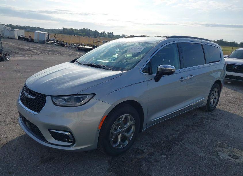 Photo 2 of 2023 Chrysler Pacifica LIMITED (VIN 2C4RC1GG0PR597769)