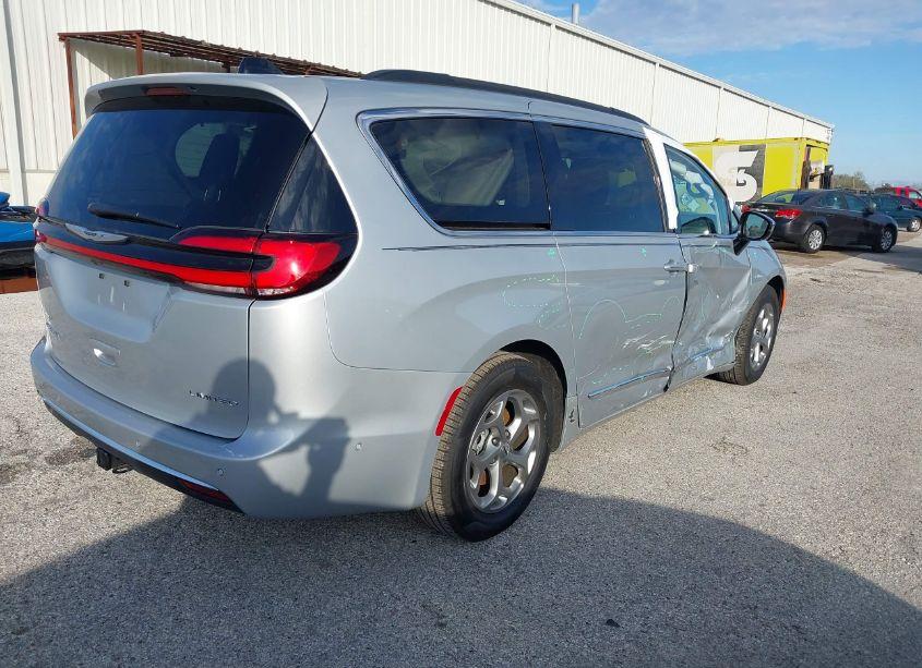 Photo 4 of 2023 Chrysler Pacifica LIMITED (VIN 2C4RC1GG0PR597769)