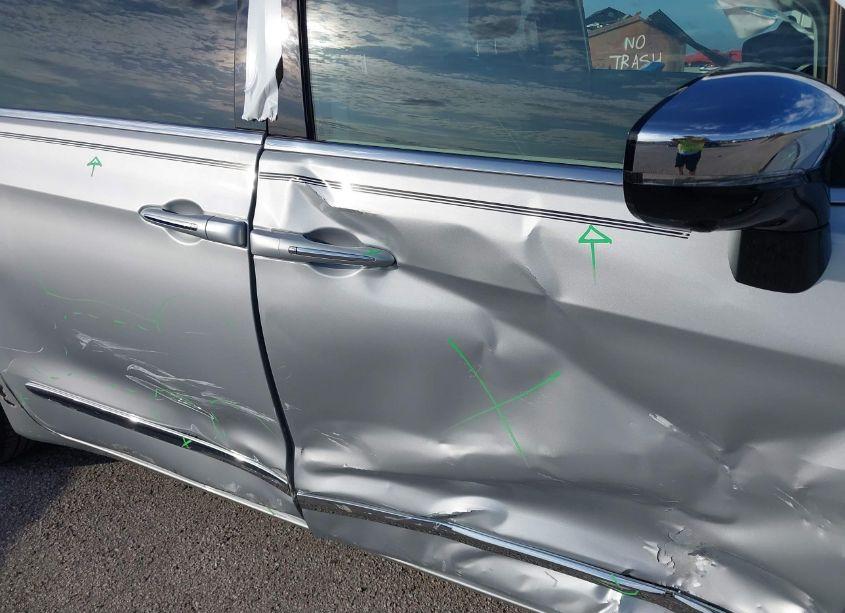 Photo 6 of 2023 Chrysler Pacifica LIMITED (VIN 2C4RC1GG0PR597769)