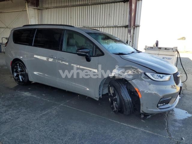Photo 11 of 2025 CHRYSLER PACIFICA LIMITED (VIN 2C4RC1GG0SR537662)