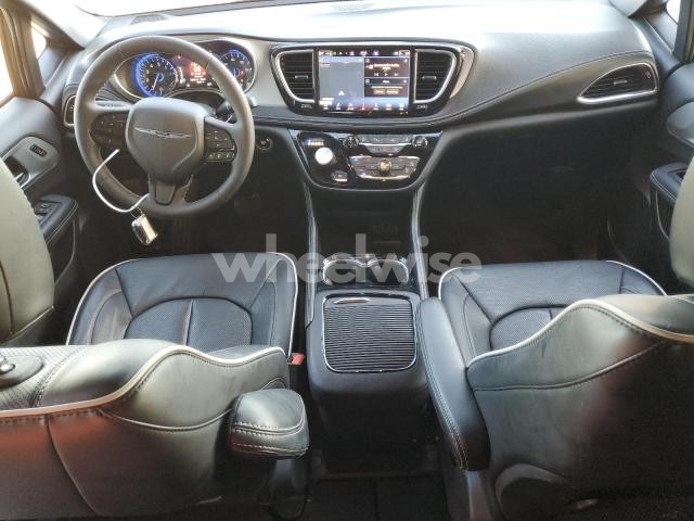 Photo 12 of 2025 CHRYSLER PACIFICA LIMITED (VIN 2C4RC1GG0SR537662)