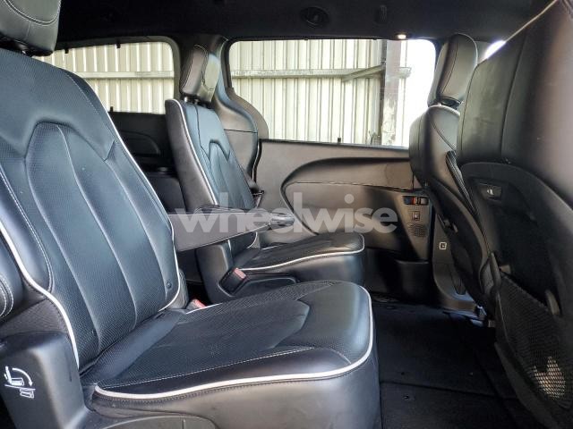 Photo 6 of 2025 CHRYSLER PACIFICA LIMITED (VIN 2C4RC1GG0SR537662)