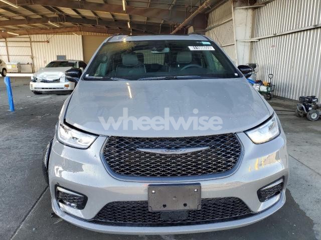 Photo 8 of 2025 CHRYSLER PACIFICA LIMITED (VIN 2C4RC1GG0SR537662)