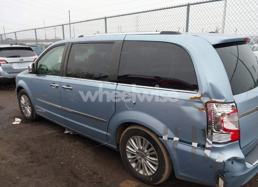 Photo 15 of 2013 Chrysler Town & COUNTRY LIMITED (VIN 2C4RC1GG1DR537575)