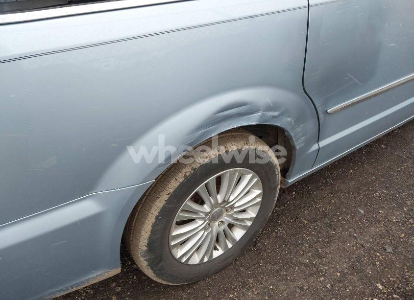 Photo 18 of 2013 Chrysler Town & COUNTRY LIMITED (VIN 2C4RC1GG1DR537575)