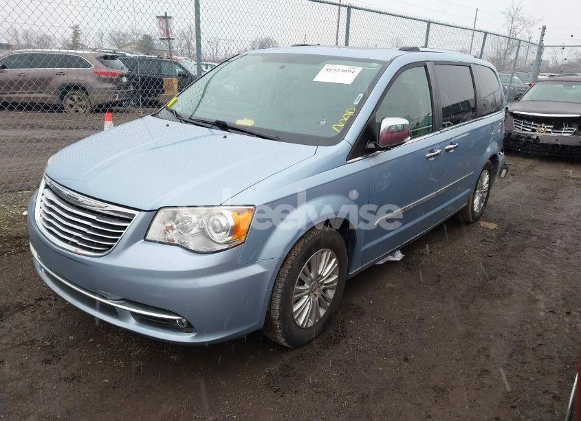 Photo 2 of 2013 Chrysler Town & COUNTRY LIMITED (VIN 2C4RC1GG1DR537575)