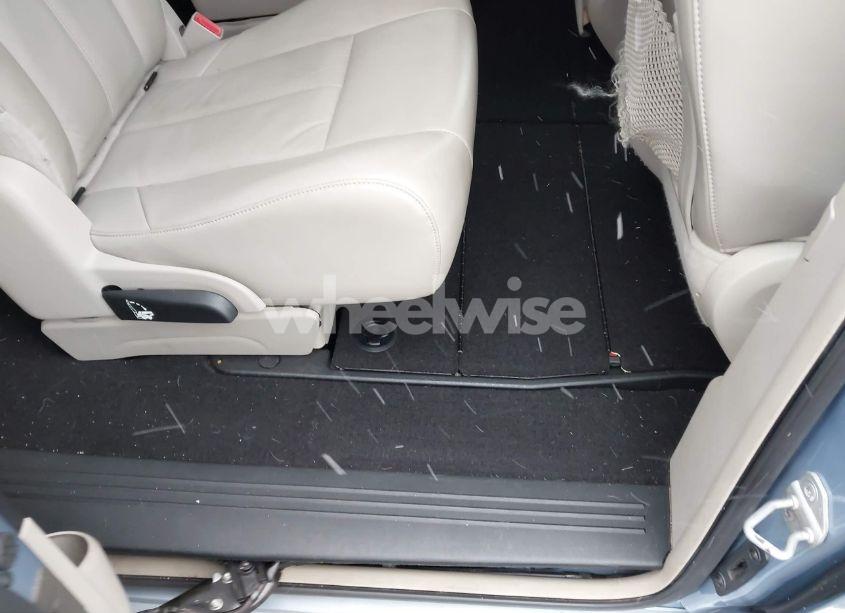 Photo 8 of 2013 Chrysler Town & COUNTRY LIMITED (VIN 2C4RC1GG1DR537575)