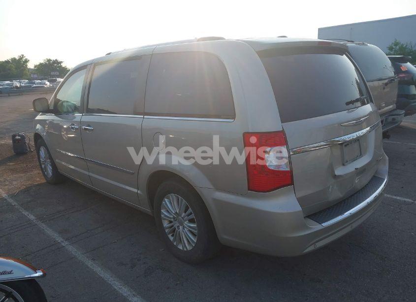 Photo 14 of 2014 Chrysler Town & COUNTRY LIMITED (VIN 2C4RC1GG1ER116232)