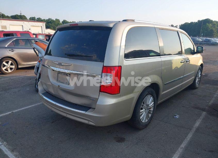 Photo 4 of 2014 Chrysler Town & COUNTRY LIMITED (VIN 2C4RC1GG1ER116232)