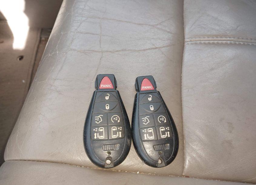 Photo 11 of 2014 Chrysler Town & COUNTRY LIMITED (VIN 2C4RC1GG1ER364321)