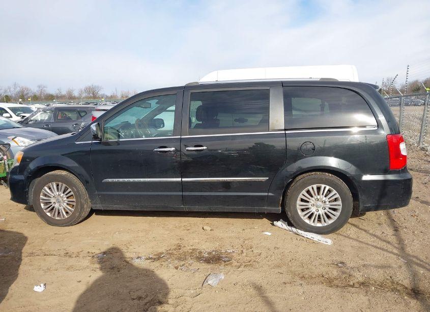 Photo 14 of 2014 Chrysler Town & COUNTRY LIMITED (VIN 2C4RC1GG1ER364321)