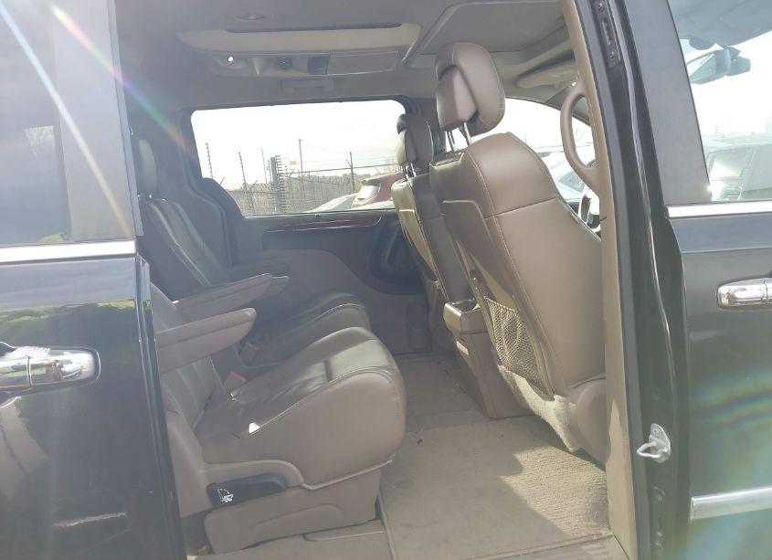 Photo 8 of 2014 Chrysler Town & COUNTRY LIMITED (VIN 2C4RC1GG1ER364321)