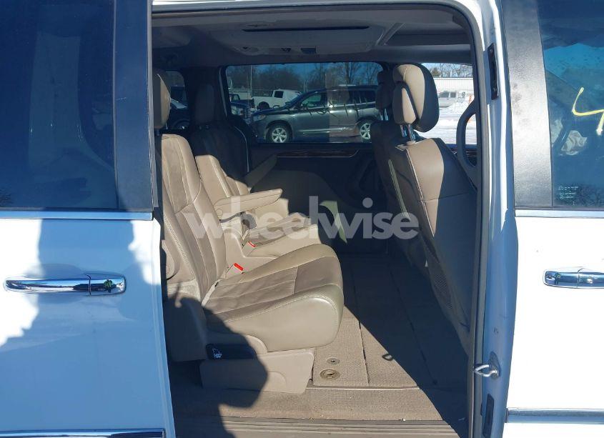 Photo 8 of 2014 Chrysler Town & COUNTRY LIMITED (VIN 2C4RC1GG1ER468498)