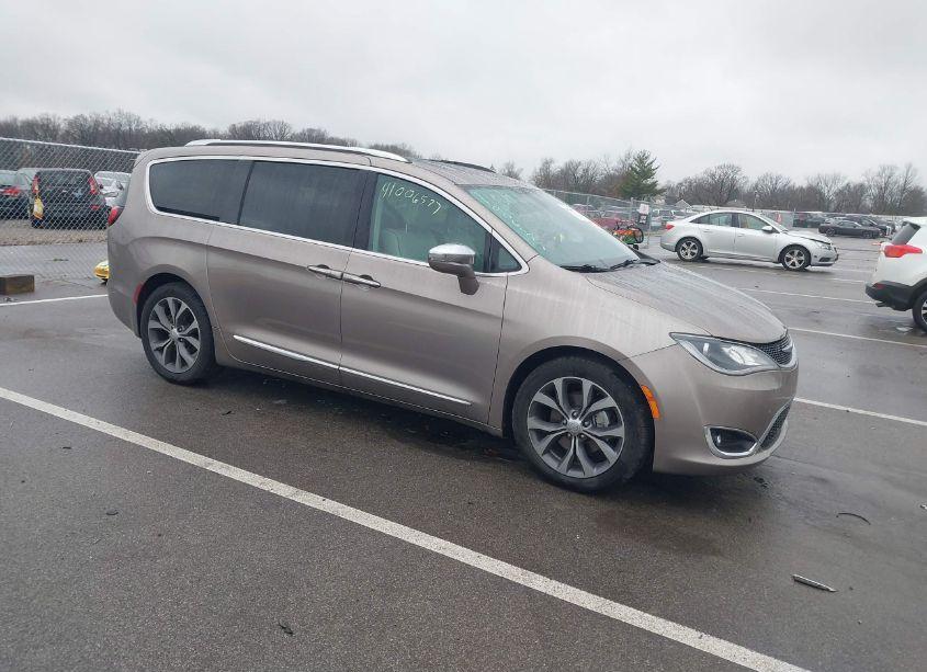 2017 Chrysler Pacifica LIMITED (VIN 2C4RC1GG1HR537422) main photo