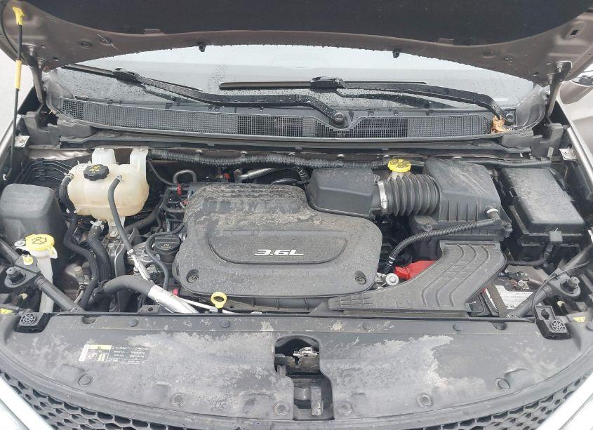 Photo 10 of 2017 Chrysler Pacifica LIMITED (VIN 2C4RC1GG1HR537422)