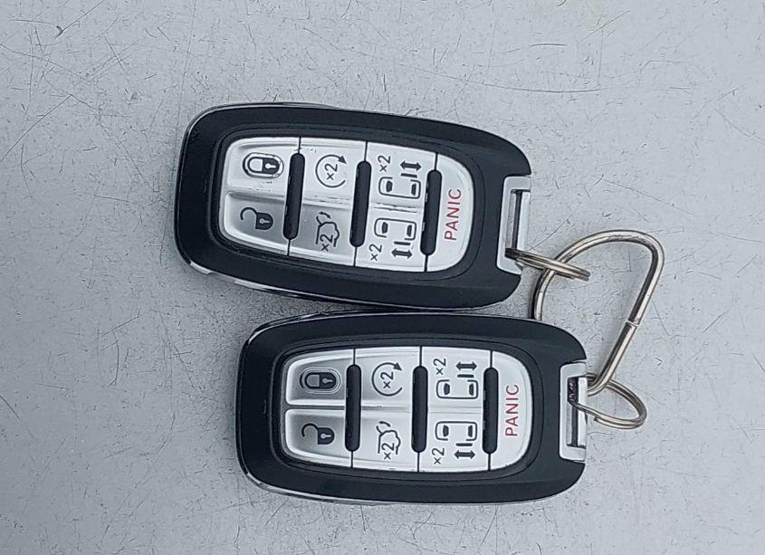 Photo 11 of 2017 Chrysler Pacifica LIMITED (VIN 2C4RC1GG1HR537422)