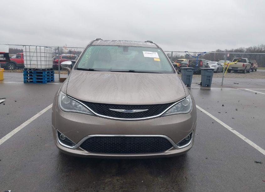 Photo 12 of 2017 Chrysler Pacifica LIMITED (VIN 2C4RC1GG1HR537422)