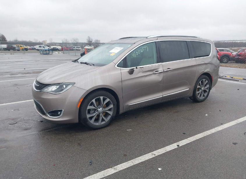 Photo 2 of 2017 Chrysler Pacifica LIMITED (VIN 2C4RC1GG1HR537422)