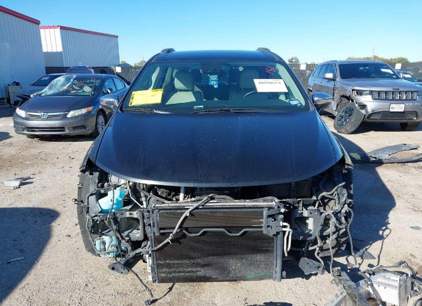 Photo 12 of 2017 Chrysler Pacifica LIMITED (VIN 2C4RC1GG1HR676921)