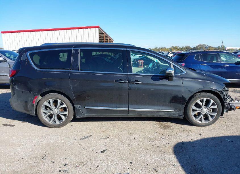 Photo 13 of 2017 Chrysler Pacifica LIMITED (VIN 2C4RC1GG1HR676921)