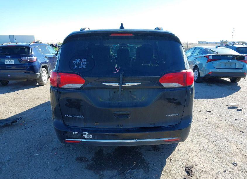 Photo 16 of 2017 Chrysler Pacifica LIMITED (VIN 2C4RC1GG1HR676921)
