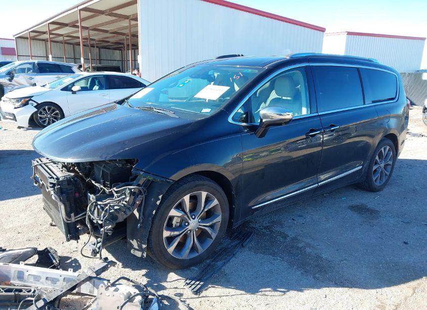 Photo 2 of 2017 Chrysler Pacifica LIMITED (VIN 2C4RC1GG1HR676921)