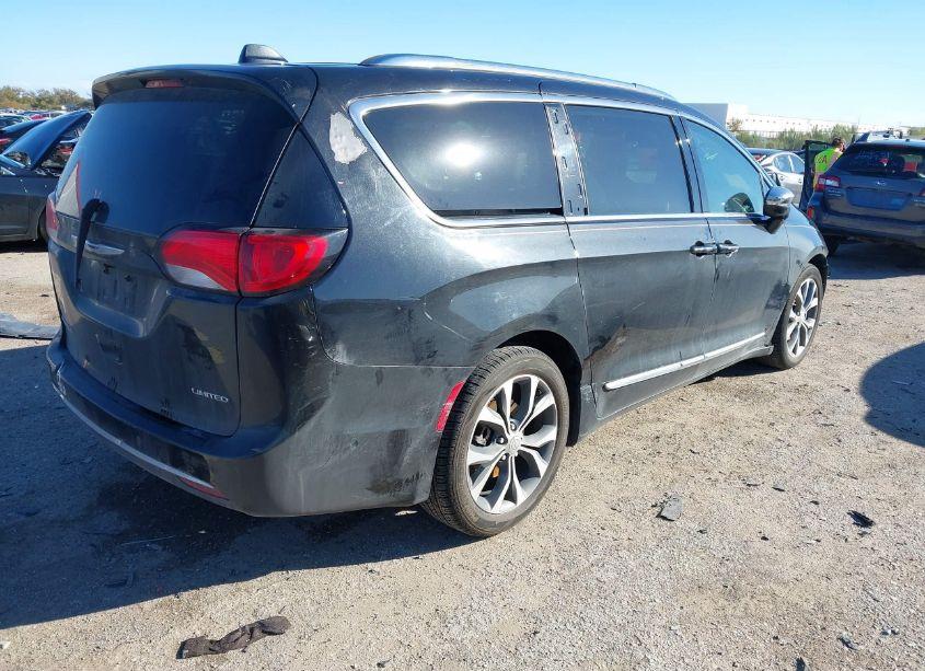 Photo 4 of 2017 Chrysler Pacifica LIMITED (VIN 2C4RC1GG1HR676921)