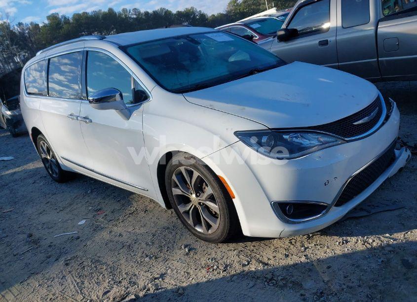 2017 Chrysler Pacifica LIMITED (VIN 2C4RC1GG1HR821584) main photo