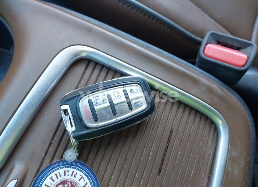 Photo 11 of 2017 Chrysler Pacifica LIMITED (VIN 2C4RC1GG1HR821584)