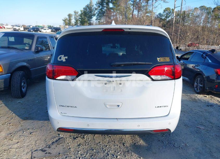 Photo 16 of 2017 Chrysler Pacifica LIMITED (VIN 2C4RC1GG1HR821584)