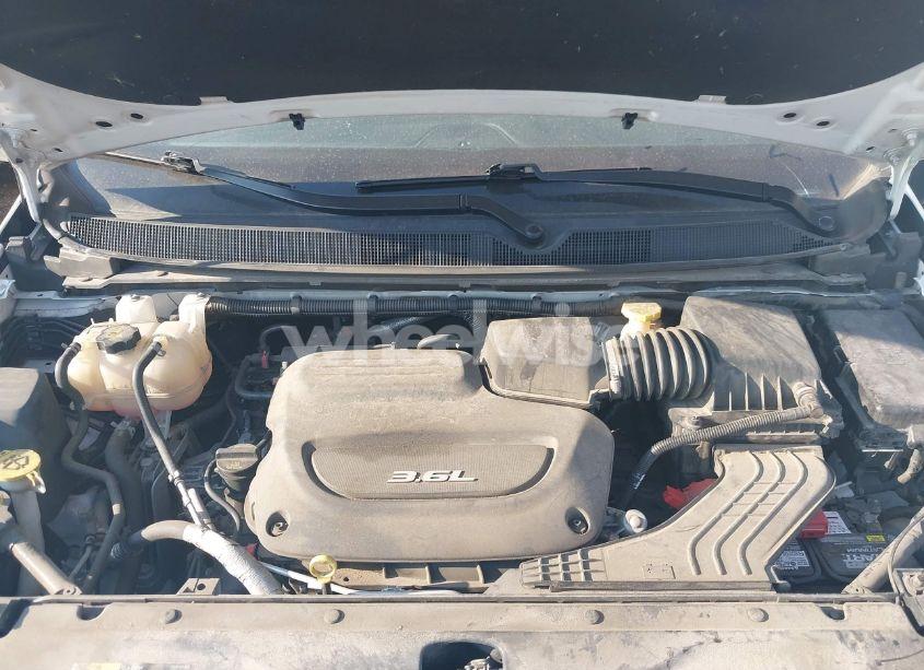 Photo 10 of 2018 Chrysler Pacifica LIMITED (VIN 2C4RC1GG1JR321589)