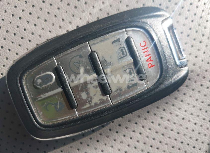 Photo 11 of 2018 Chrysler Pacifica LIMITED (VIN 2C4RC1GG1JR321589)