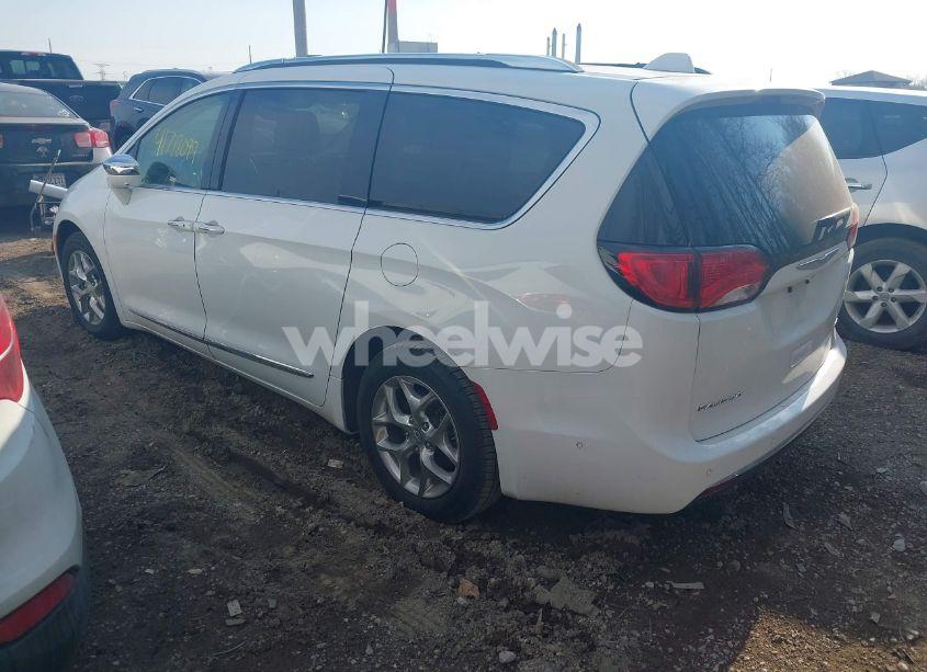 Photo 3 of 2018 Chrysler Pacifica LIMITED (VIN 2C4RC1GG1JR321589)