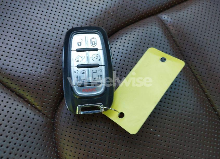 Photo 11 of 2019 Chrysler Pacifica LIMITED (VIN 2C4RC1GG1KR550792)