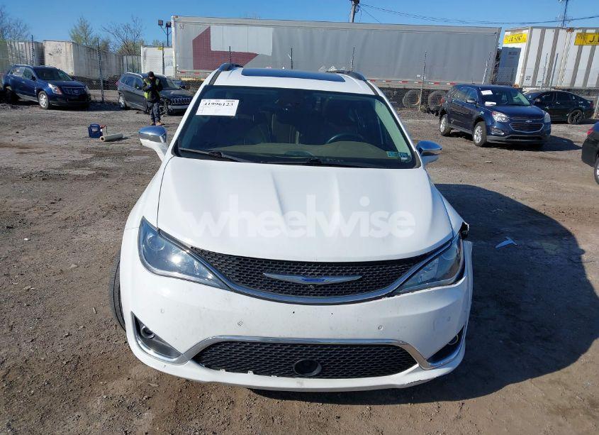 Photo 12 of 2019 Chrysler Pacifica LIMITED (VIN 2C4RC1GG1KR550792)