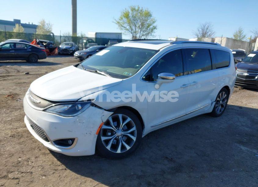 Photo 2 of 2019 Chrysler Pacifica LIMITED (VIN 2C4RC1GG1KR550792)
