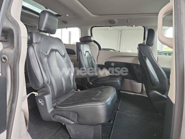 Photo 10 of 2019 CHRYSLER PACIFICA LIMITED (VIN 2C4RC1GG1KR610358)