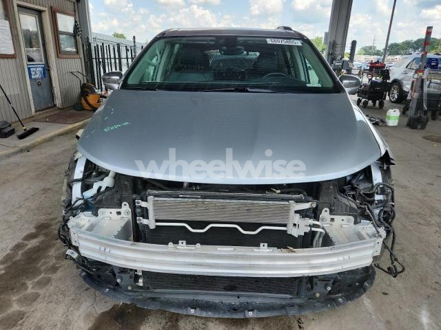 Photo 4 of 2019 CHRYSLER PACIFICA LIMITED (VIN 2C4RC1GG1KR610358)