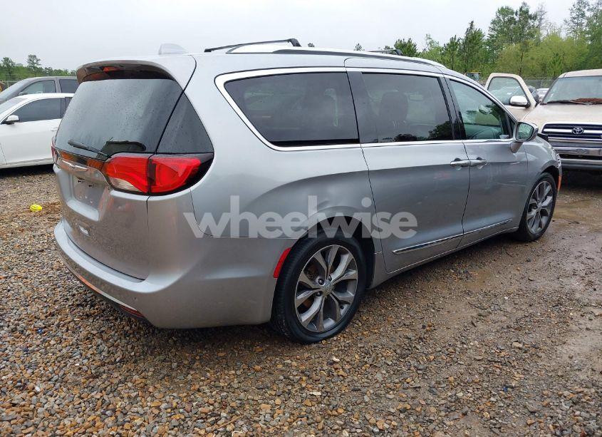 Photo 4 of 2019 Chrysler Pacifica LIMITED (VIN 2C4RC1GG1KR666302)