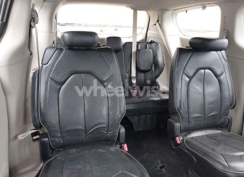 Photo 8 of 2019 Chrysler Pacifica LIMITED (VIN 2C4RC1GG1KR666302)