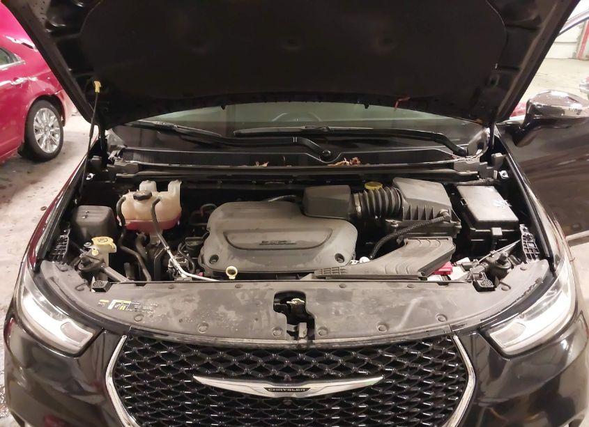 Photo 10 of 2022 Chrysler Pacifica LIMITED (VIN 2C4RC1GG1NR133550)