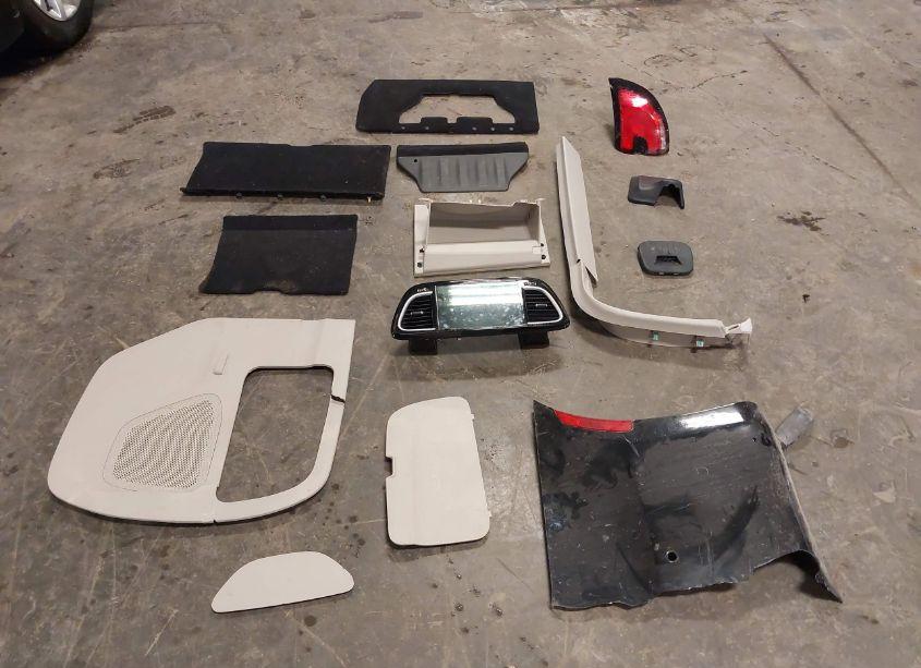 Photo 12 of 2022 Chrysler Pacifica LIMITED (VIN 2C4RC1GG1NR133550)