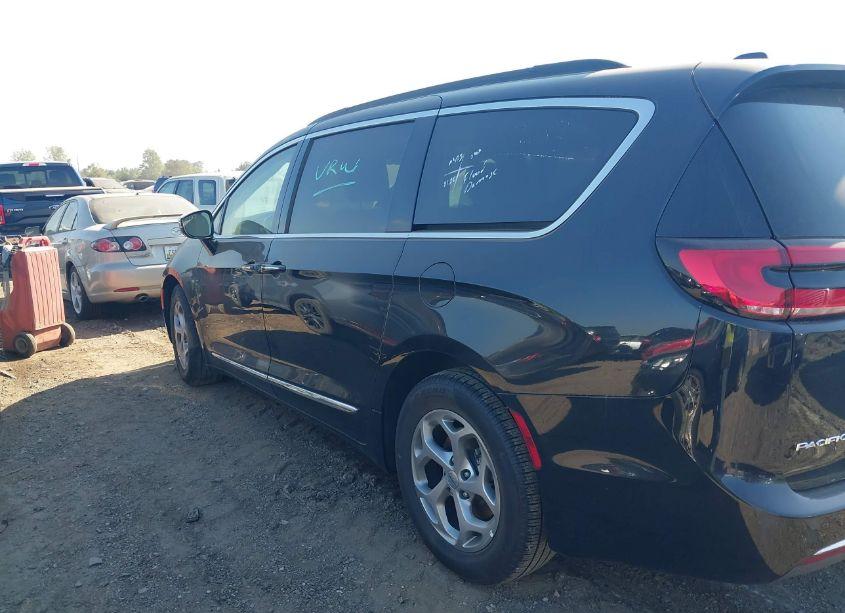Photo 3 of 2023 Chrysler Pacifica LIMITED (VIN 2C4RC1GG1PR552355)